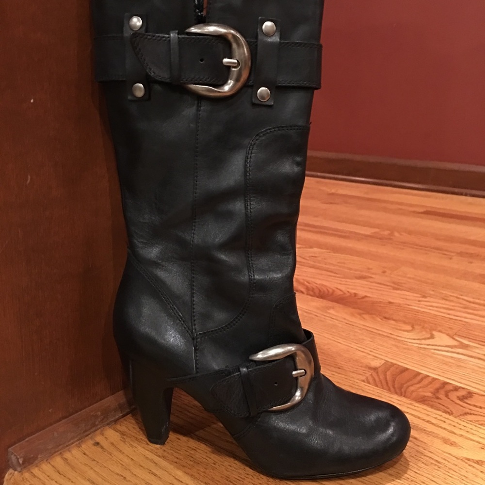 Kelly & Katie black leather buckle boots